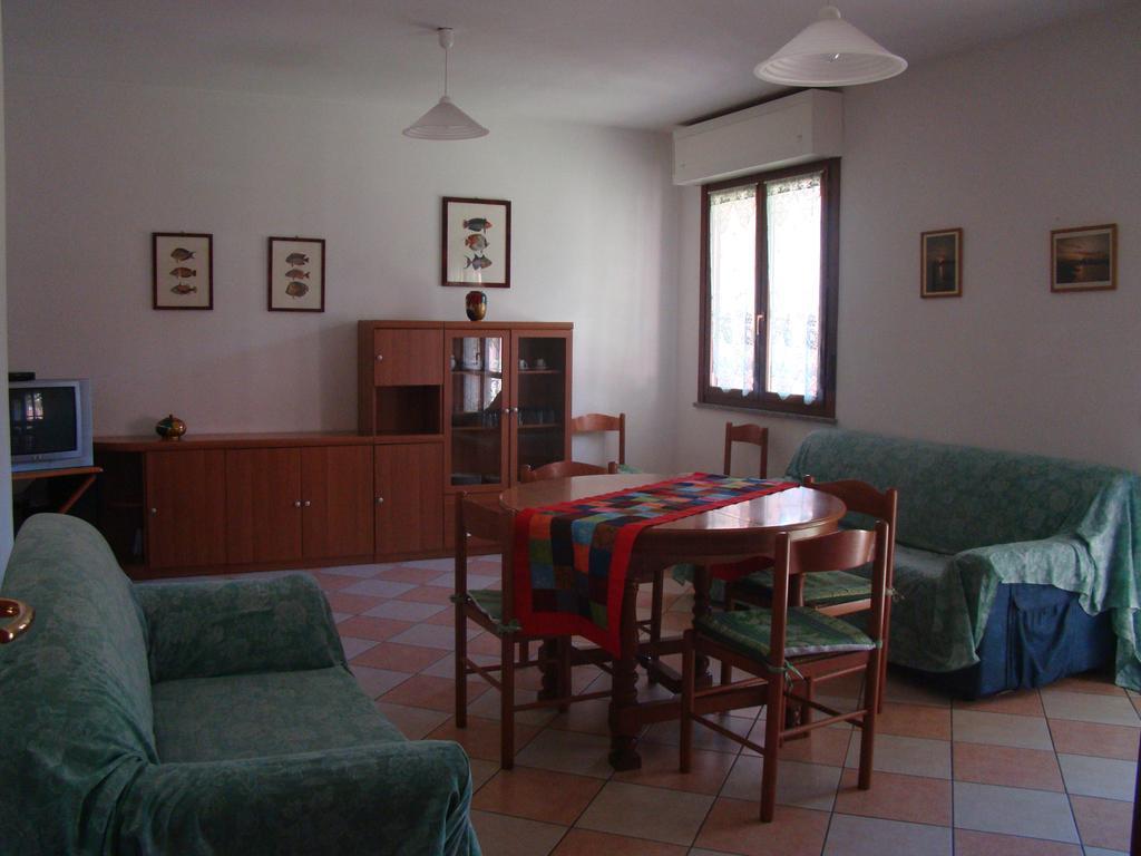 Appartamento Deledda Muravera Szoba fotó